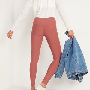 Old navy athletic set. Leggings and sports bra